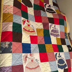 Vintage Handmade Patchwork Hand Sewn Quilt with Appliqué Parasols 60”x81”